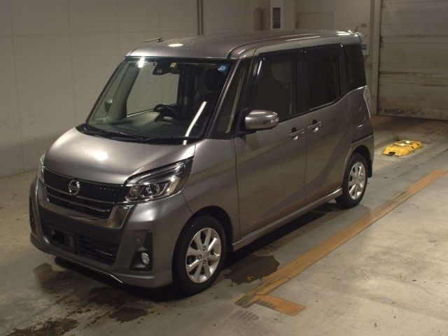 3165 Nissan Dayz roox B21A 2018 г. (TAA Kyushu)